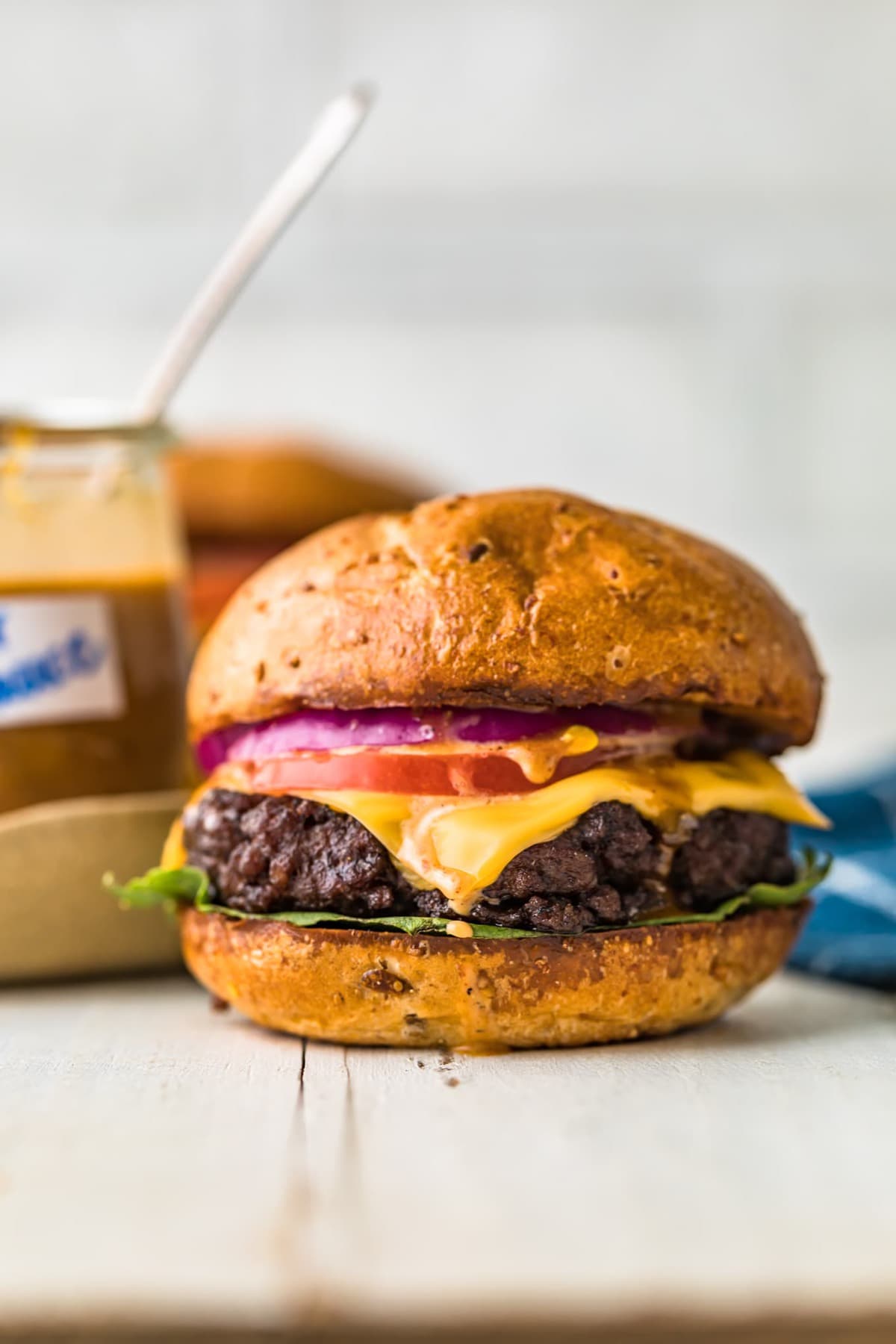 Unlock Juicy Burgers: The Right Beef, Patty Prep, and Grill Tools